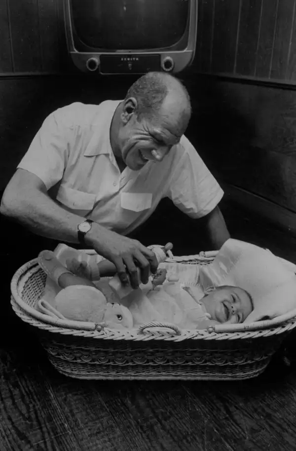 Veeck feeds his baby -- one of eight kids he had over the course of two marriages.  I was in the game for love,  he once said of his years in baseball.  After all, where else can an old-timer with one leg, who can't hear or see, live like a king while doing the only thing I wanted to do?