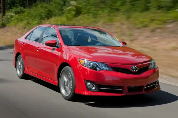 2012 - 2014 Toyota Camry SE