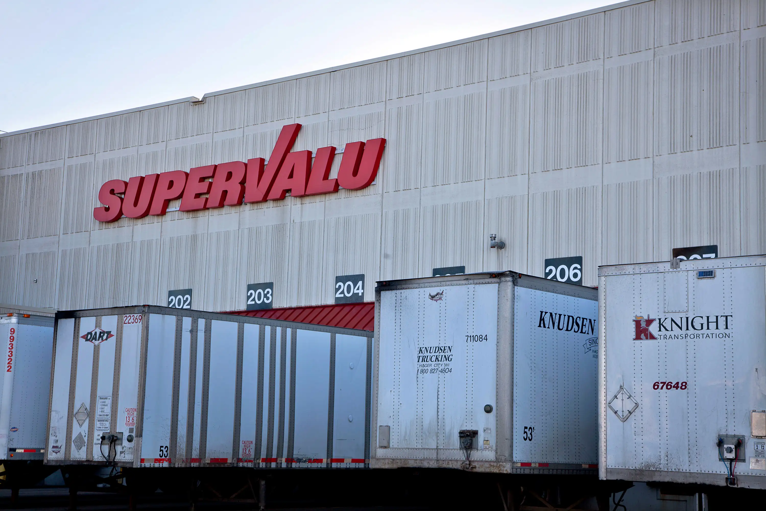 The Supervalu Inc. logo is displayed at a distribution center in Hopkins, Minnesota.