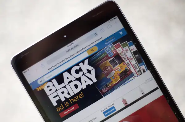 A  Black Friday  advertisement for Walmart is seen on an iPad in Annapolis, Maryland November 16, 2014.