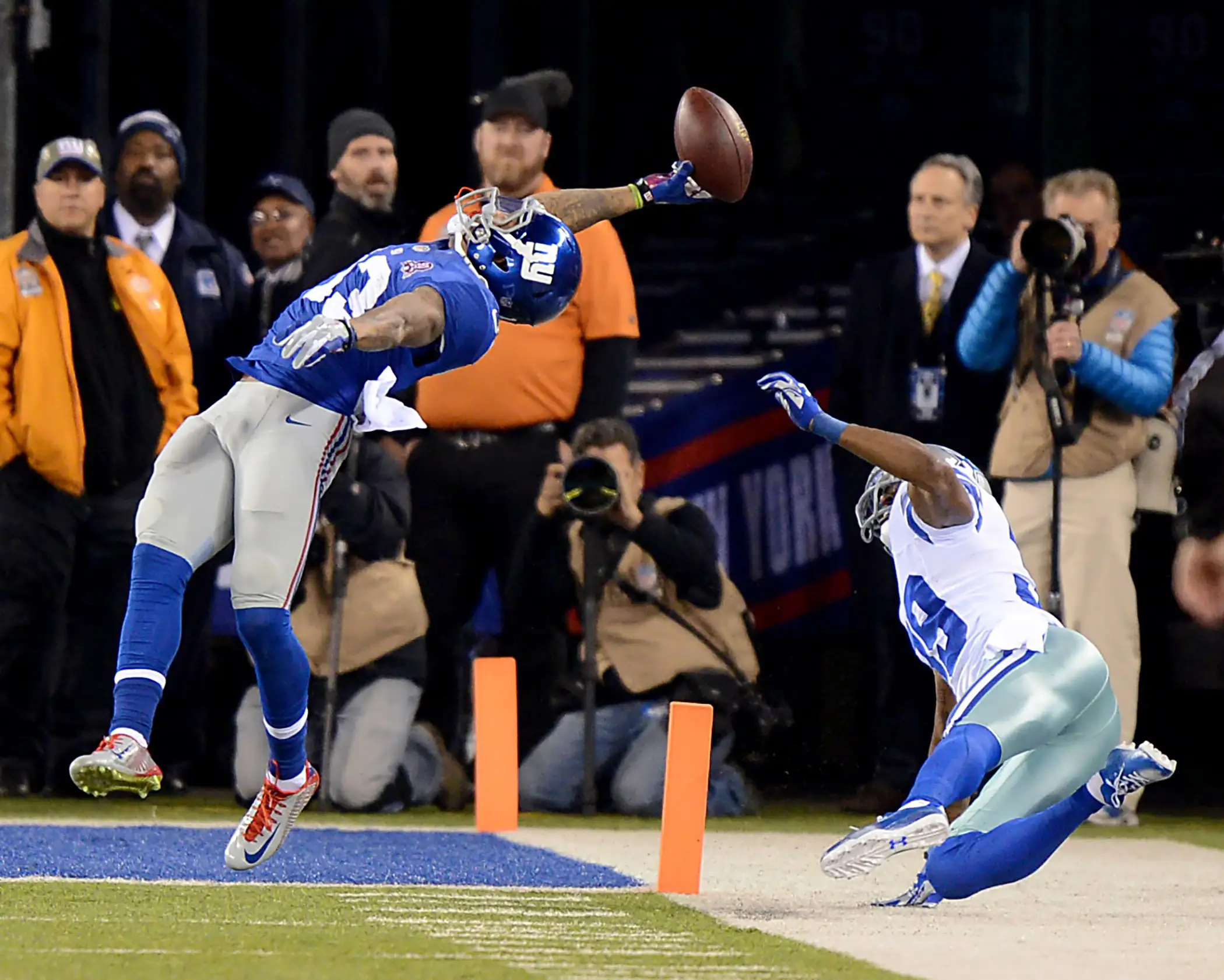 New York Giants wide receiver Odell Beckham makes stunning touchdown catch in the first half during game against the Dallas Cowboys. Sunday, November 23, 2014 at the MetLife Stadium in East Rutherford, New Jersey.