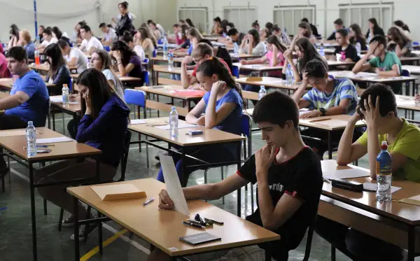 kids taking exam