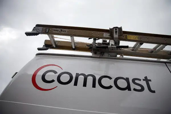 121515_EM_COMCAST