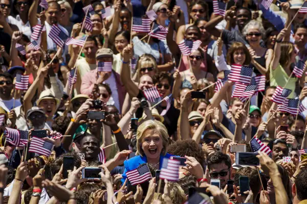 U.S. Democratic presidential candidate Hillary Clinton reacts as she arrives to give her  official launch speech  at a campaign kick-off rally in Franklin D. Roosevelt Four Freedoms Park on Roosevelt Island in New York, June 13, 2015.