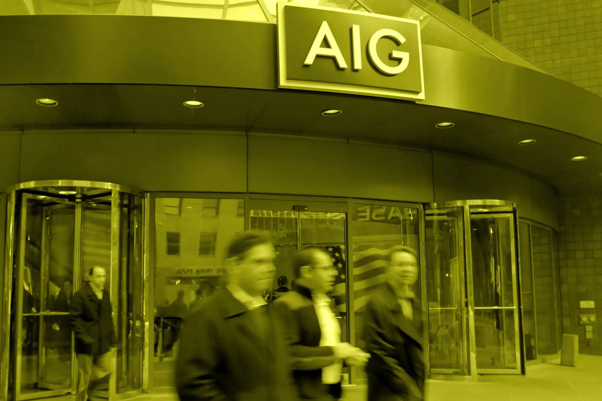 160106_PRO_AIGPeople pass the AIG building, in New York, January, 2013.