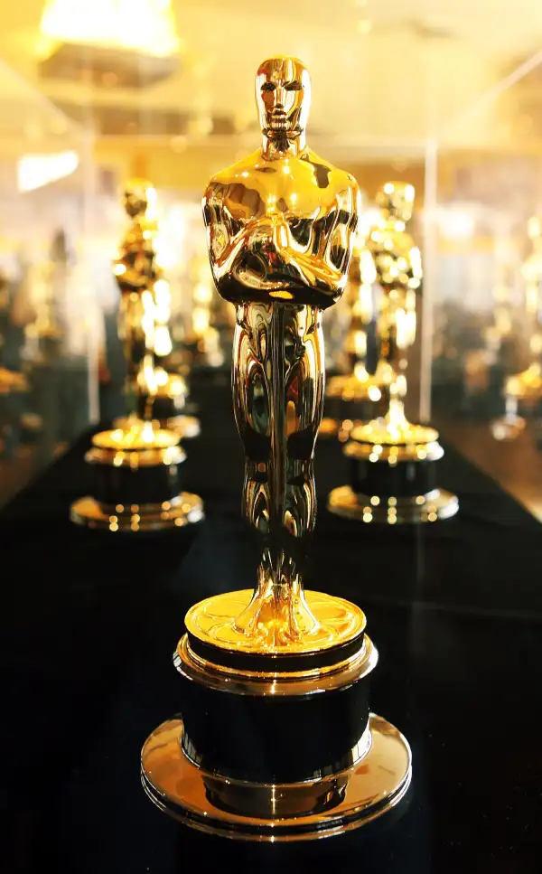 oscar award statues