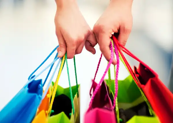 holding hands while shopping