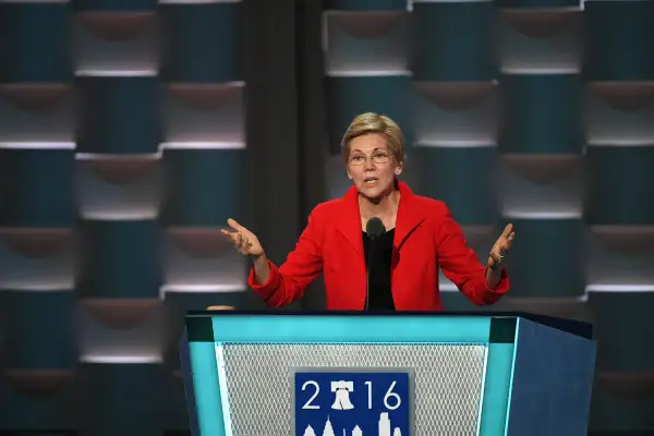 Senator Elizabeth Warren (D-Mass.) addresses the Democratic National Convention in Philadelphia on July 25, 2016.