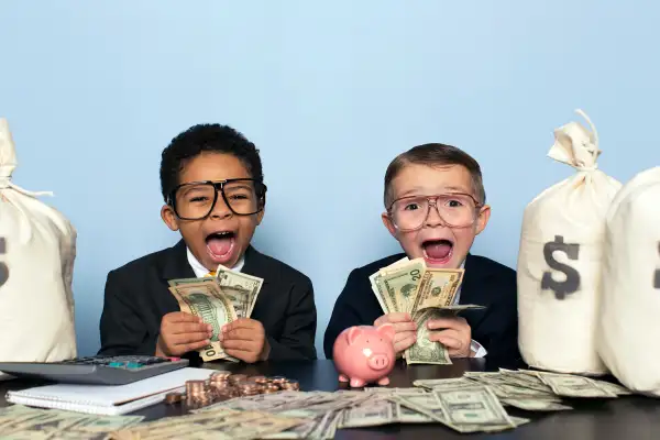 kids counting money