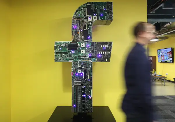 Facebook's Cambridge Office Includes Interesting Art