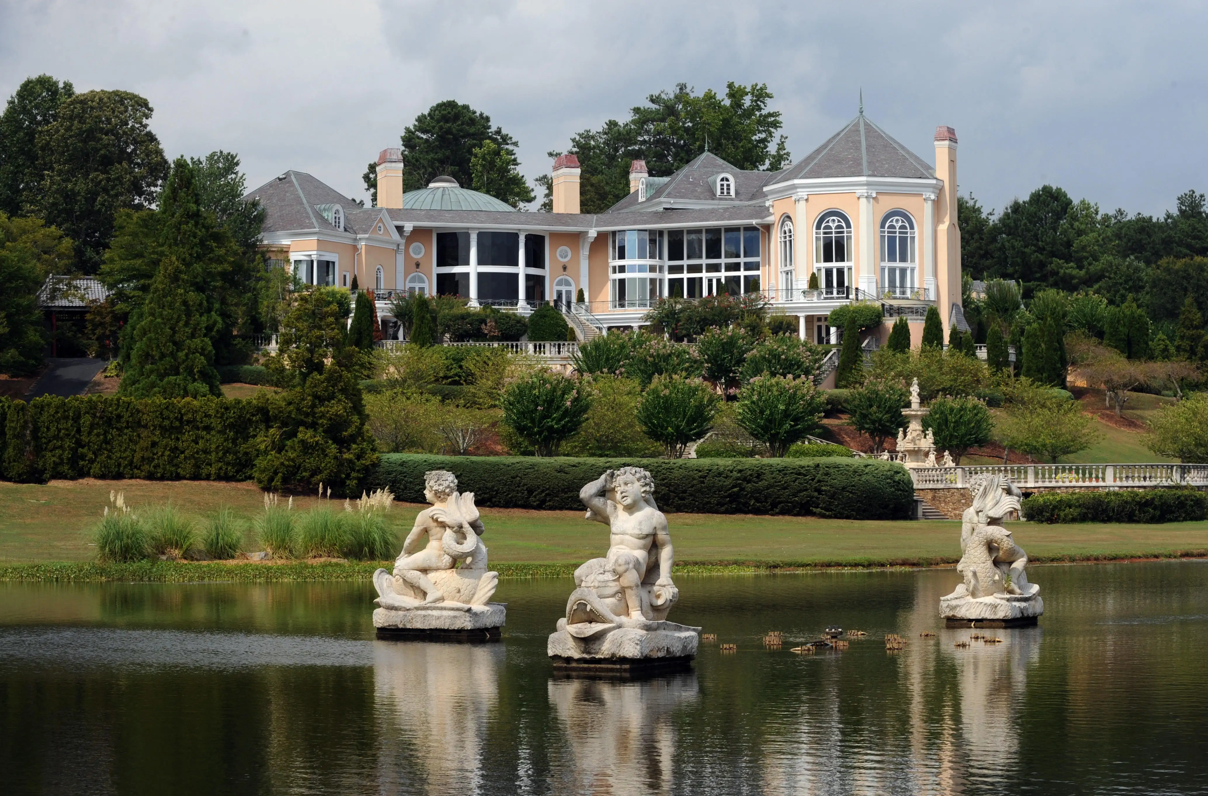 10. Johns Creek, Georgia: Along with a median income of $109,132, Johns Creek is known for the Dean Gardens estate. Once owned by actor  Tyler Perry, it is now in the hands of a developer.