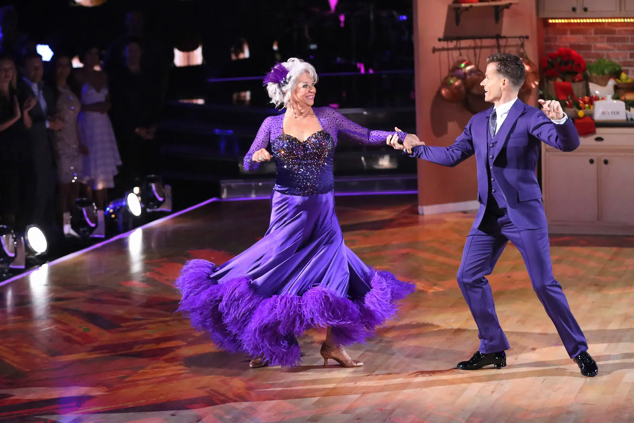 160914_GAL_DWTS_PaulaDeen