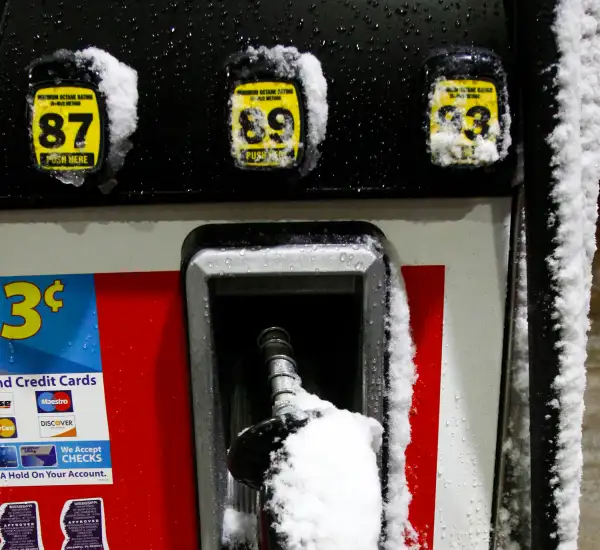 Winter, gas nozzle.