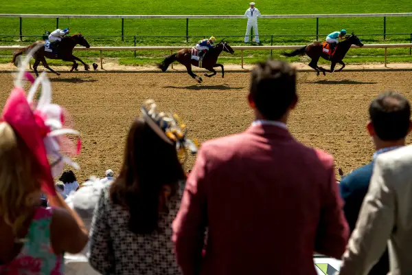 Fans watch an undercard race on Kentucky Derby Day on May 7, 2016 in Louisville, Kentucky.