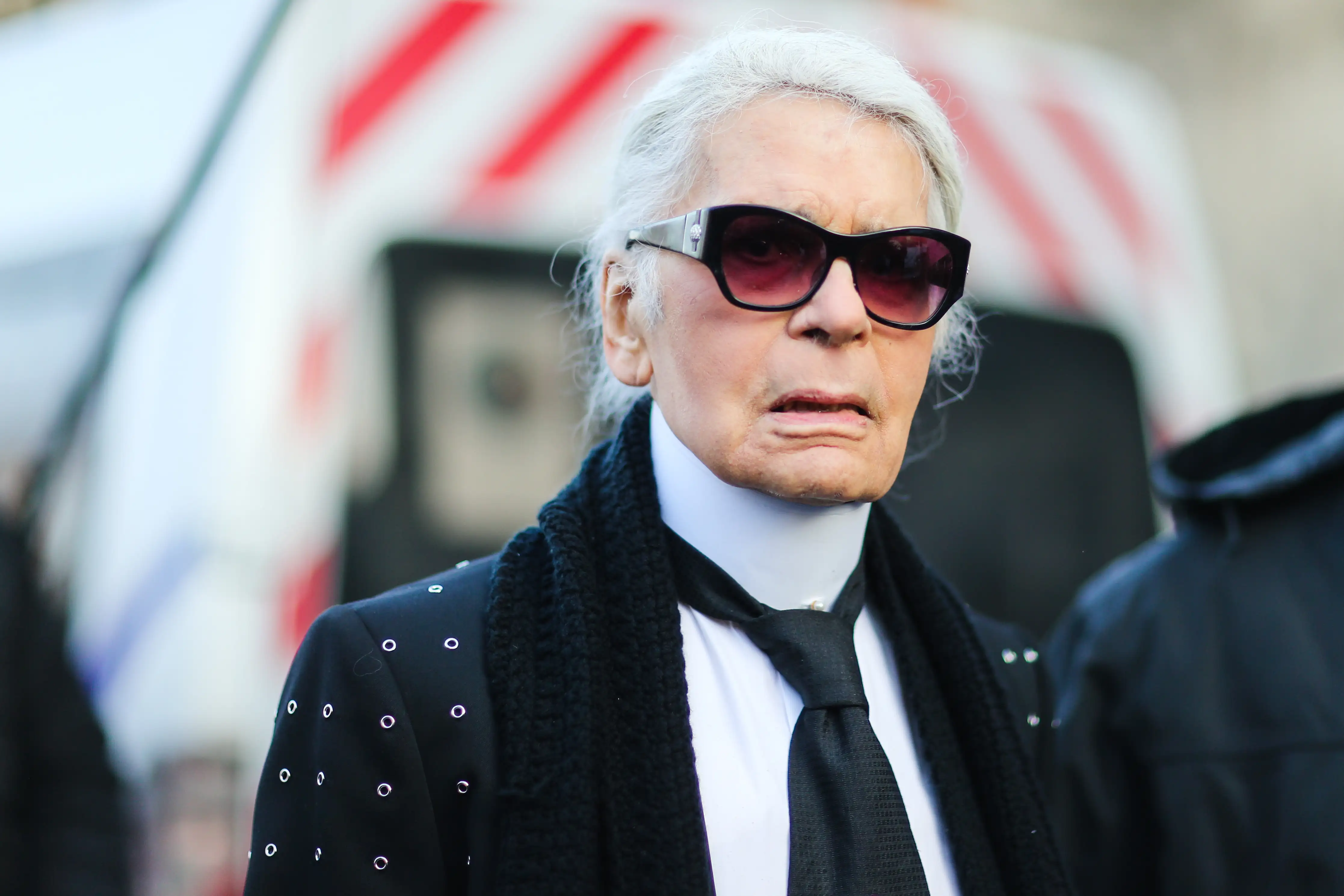 Street Style : Paris Fashion Week - Menswear Fall/Winter 2017/2018 : Day Four