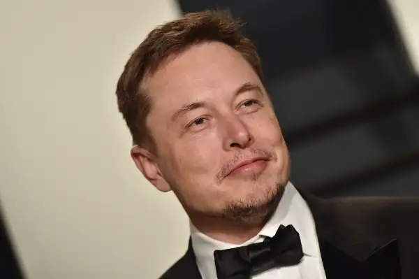 SpaceX CEO Elon Musk arrives at the 2017 Vanity Fair Oscar Party Hosted By Graydon Carter at Wallis Annenberg Center for the Performing Arts on February 26, 2017 in Beverly Hills, California.