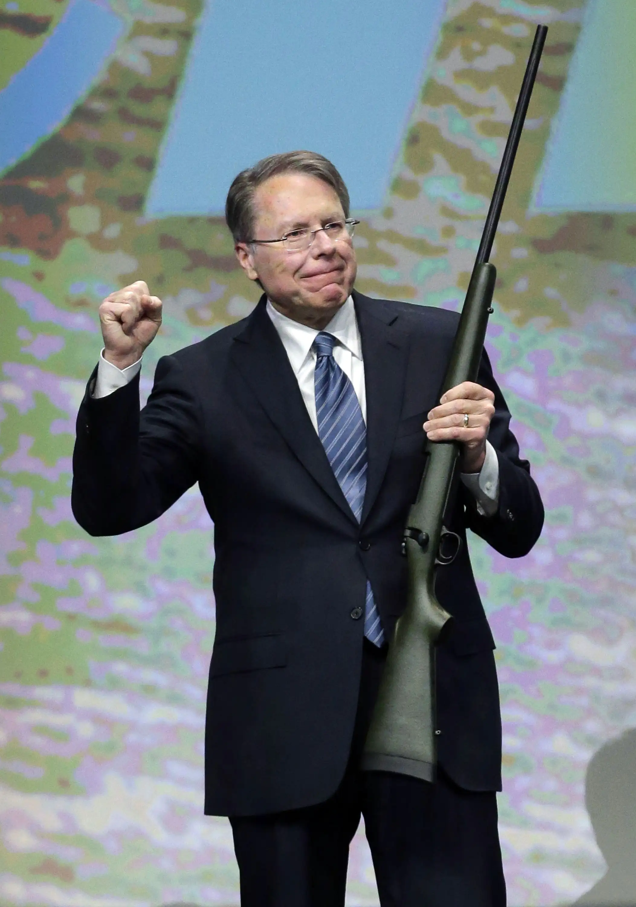 180227-wayne-lapierre-gun