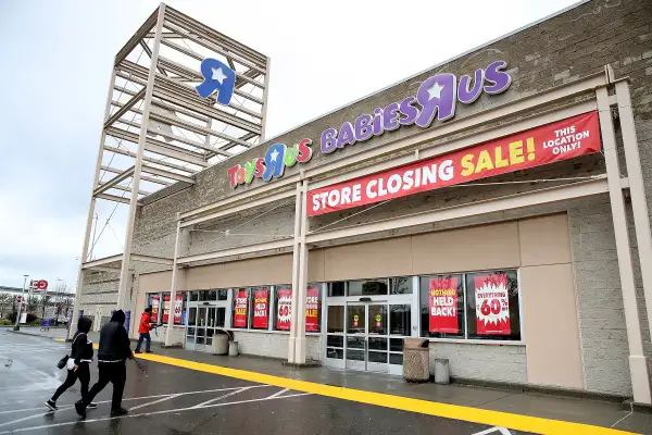 Toys R Us Files For Liquidation, Will Shutter All U.S. Stores