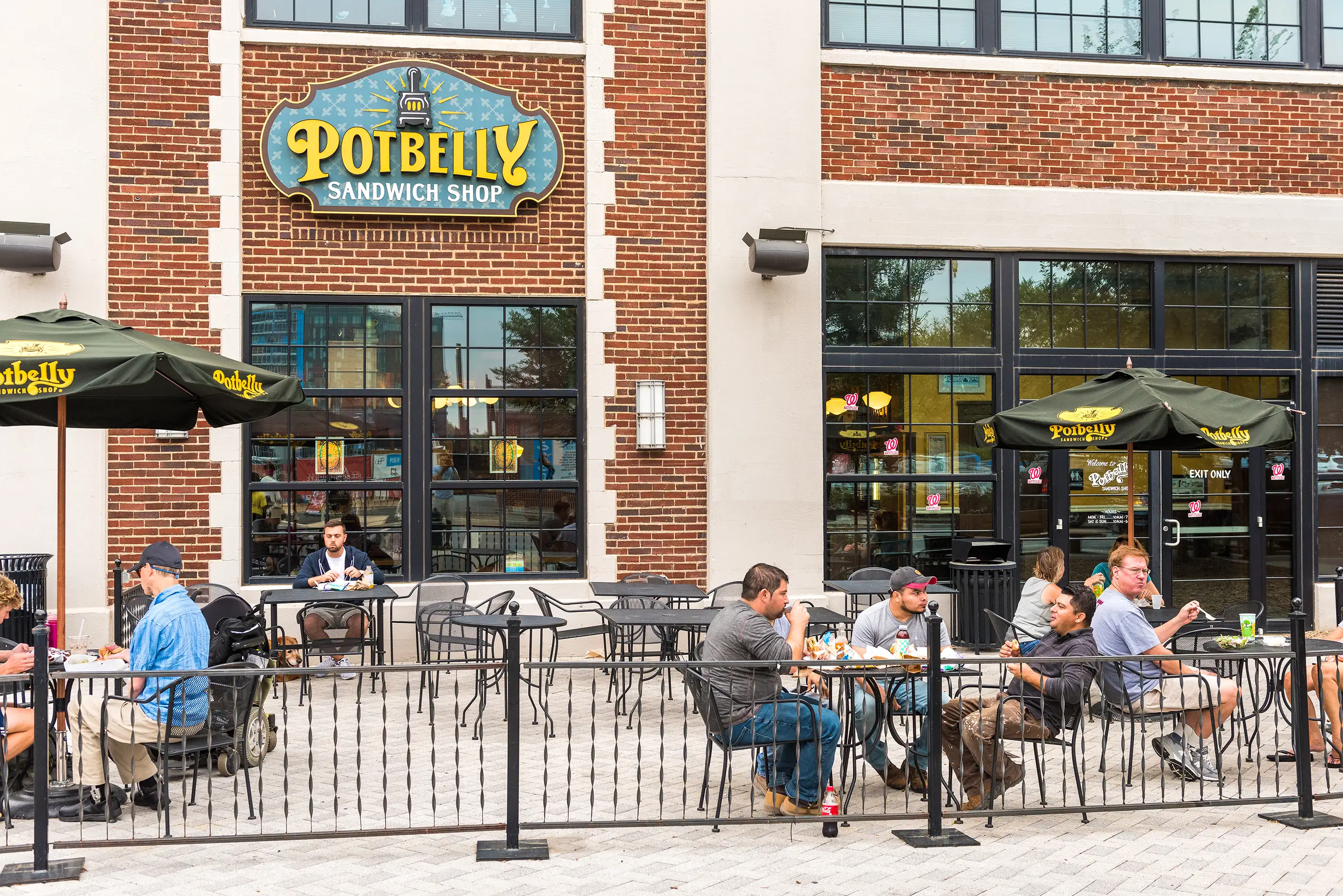 180430-fast-casual-restaurants-potbelly