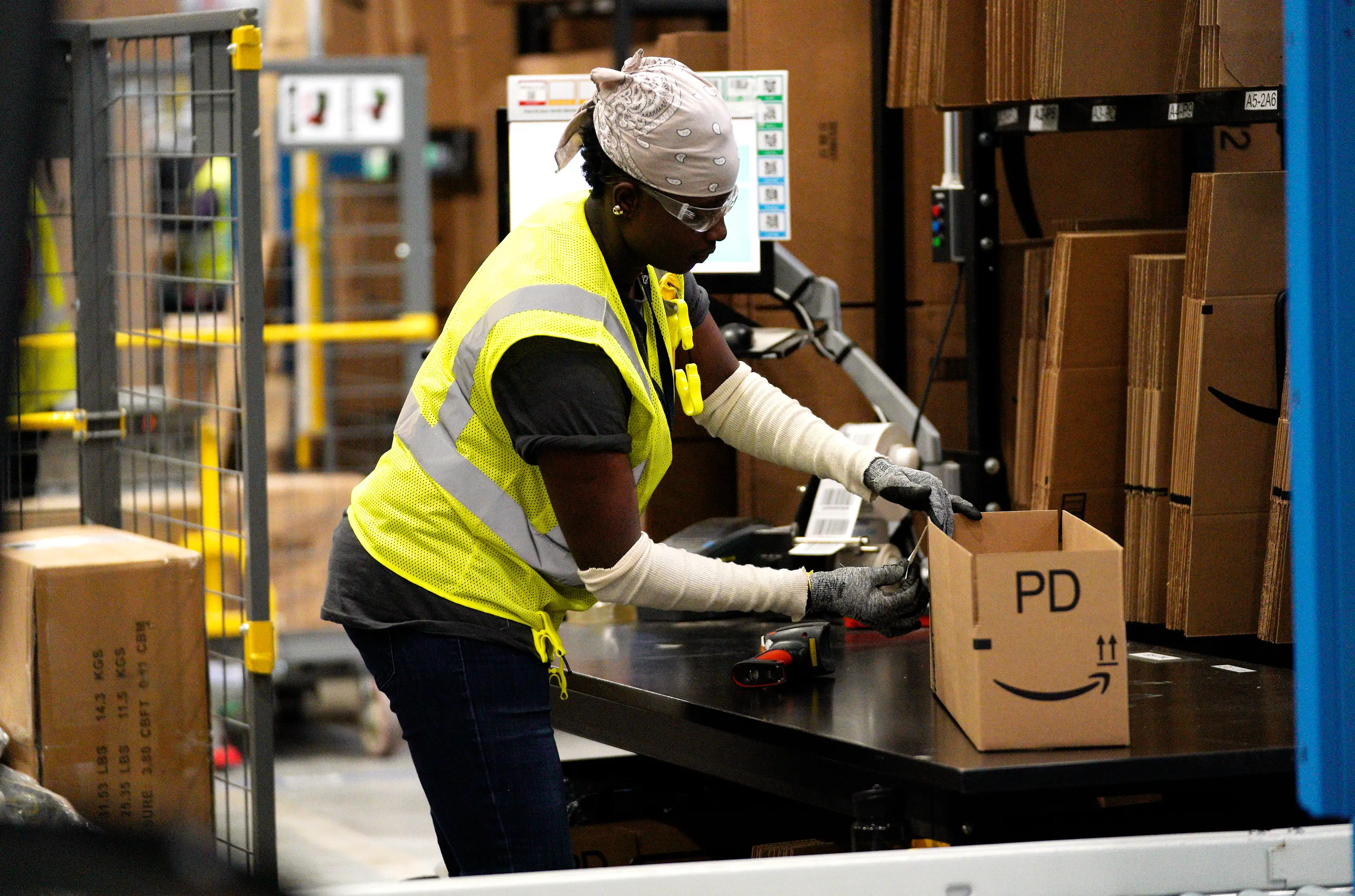 Amazon Opens New Fulfillment Center In Aurora, Colorado