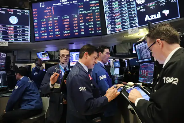 Stock Markets Re-Open After Dow Takes A Deep Dive
