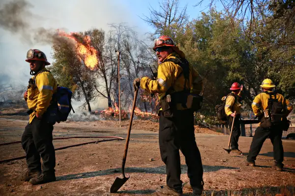 250,000 Evacuated In Southern California As Woolsey Fire Torches Over 80,000 Acres