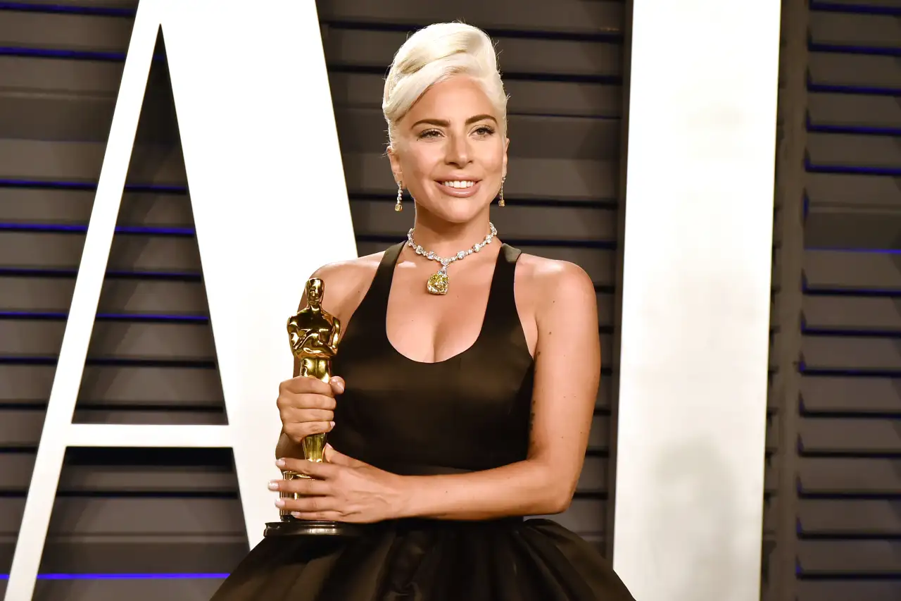 Red Carpet Lady Gaga Tiffany Necklace Oscars 2019: Lady Gaga's Tiffany  Diamond Necklace Cost Money