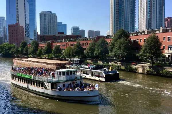 Boat on the Chicago River in the Fulton River District