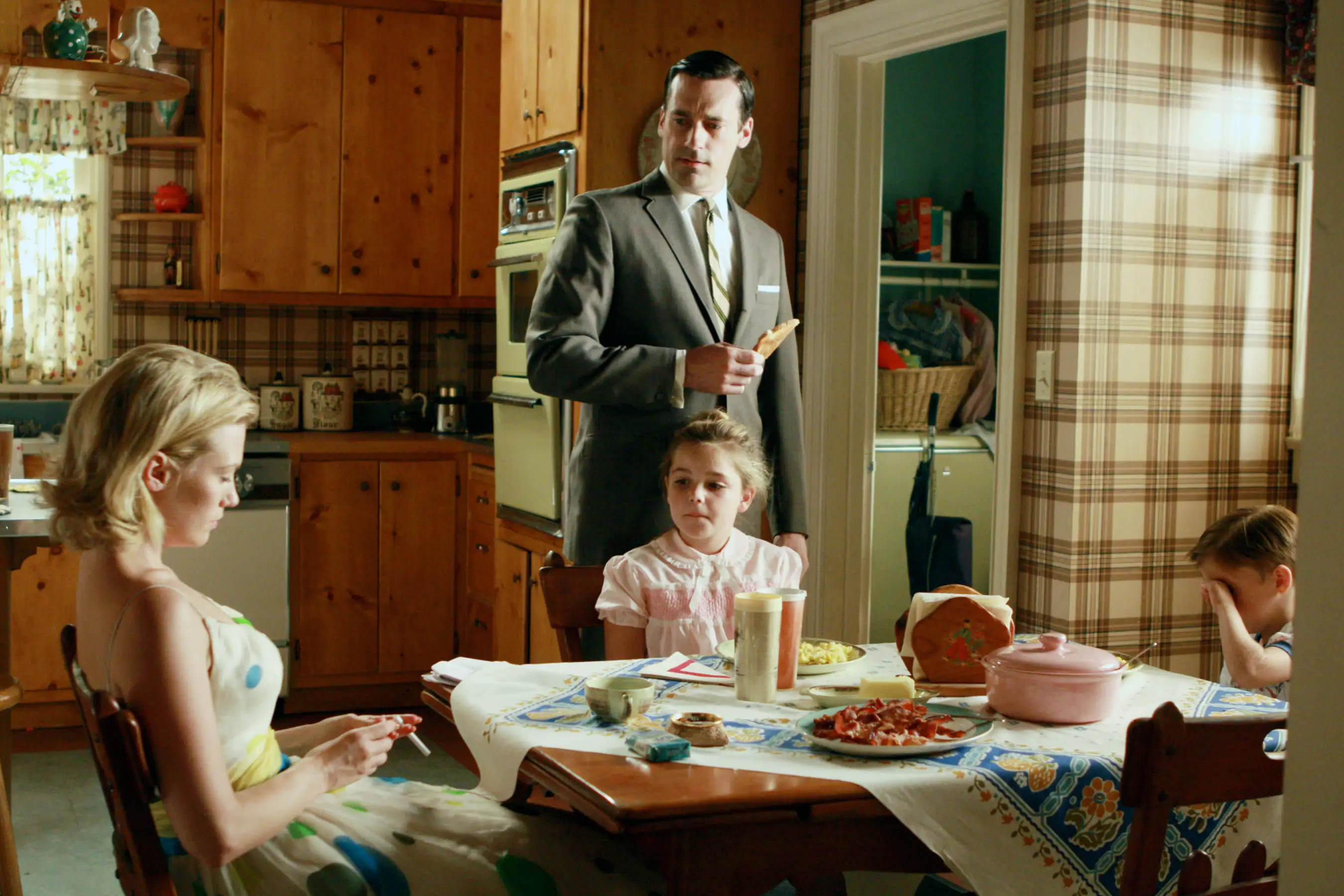 MAD MEN, (from left): January Jones, Jon Hamm, Kiernan Shipka, Aaron Hart, 'A Night To Remember', (S