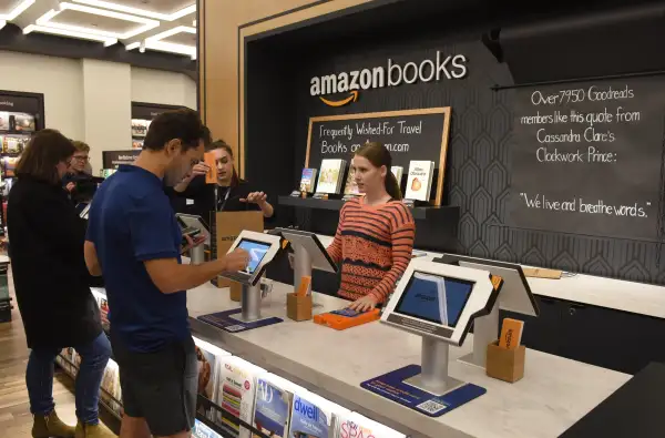 US-BUSINESS-AMAZON-BOOKSTORE-NYC