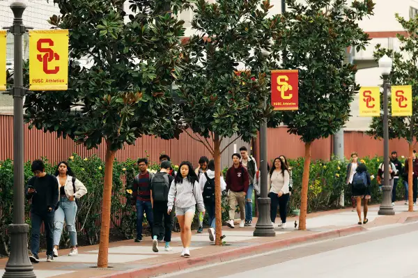 Students walking on the University of Southern California campus