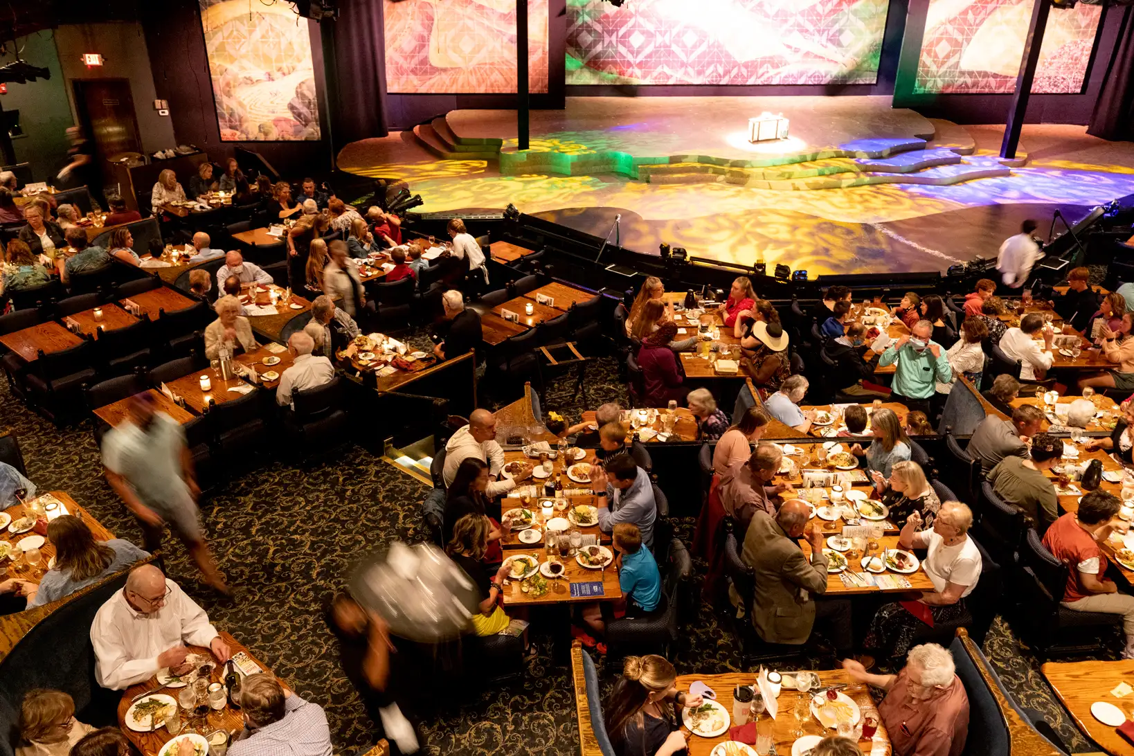 People having dinner at the Chanhassen Dinner Theatres in Minnesota