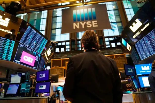 Man at the NY Stock Exchange floor