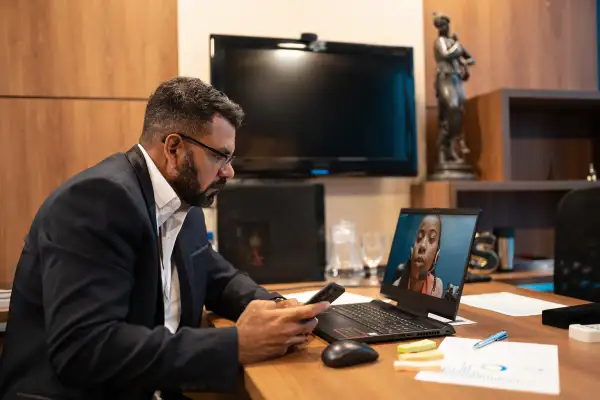 Man on call with hiring on a Call center